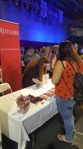 Zara Wilkinson provides information about the Libraries to new students at the Raptor Welcome.
