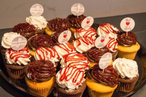 The cupcakes were "black, white, and read all over"!
