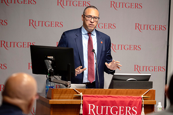 President Jonathan Holloway delivers his address to the University Senate on September 23, 2022, at Alexander Library (photo by Nick Romanenko/Rutgers University).