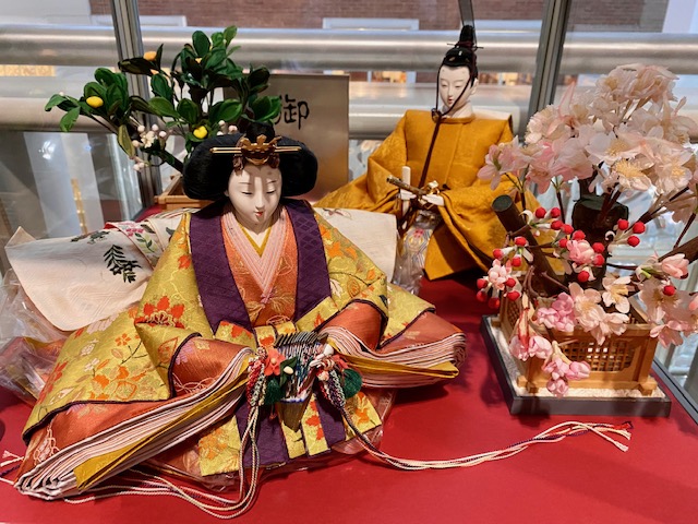 Akiko's dolls.
